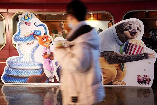 电影票房破30亿_中国电影票房突破百亿_