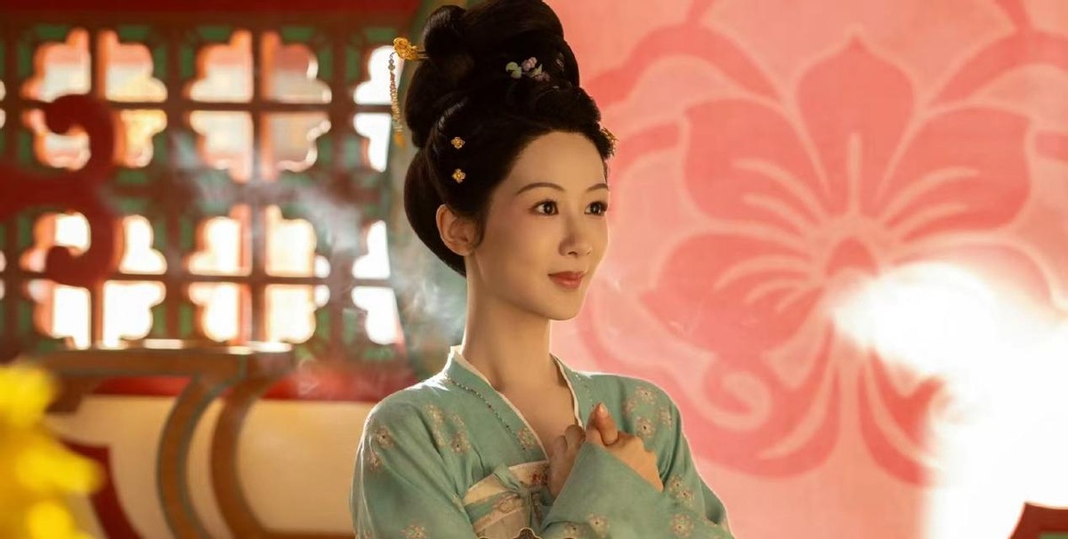 才播5集，冲到榜单第一，剧情过瘾，《白月梵星》成功让观众入坑