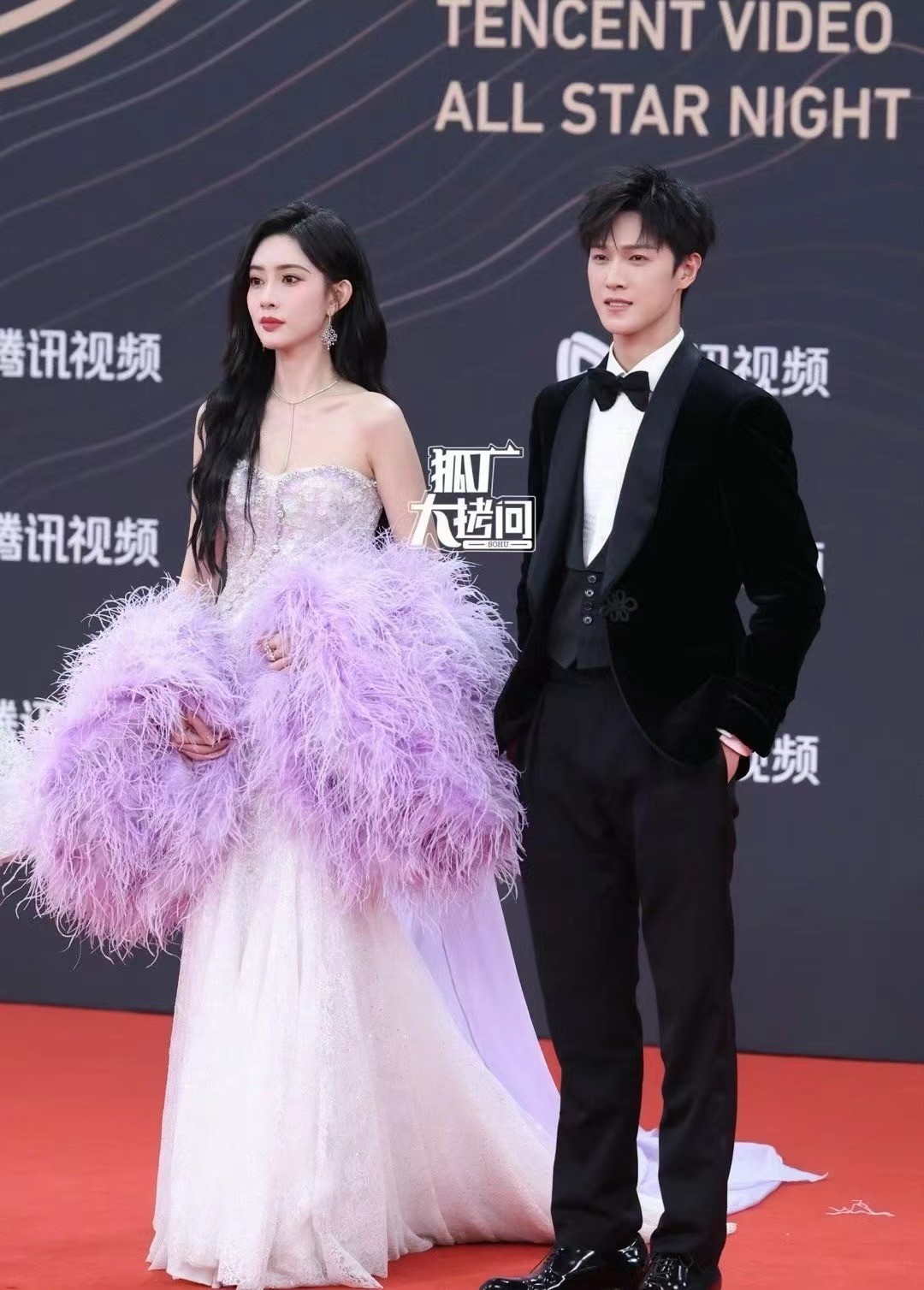 当童瑶和赵丽颖分别与林更新同台，我才明白，为何说CP感是门玄学