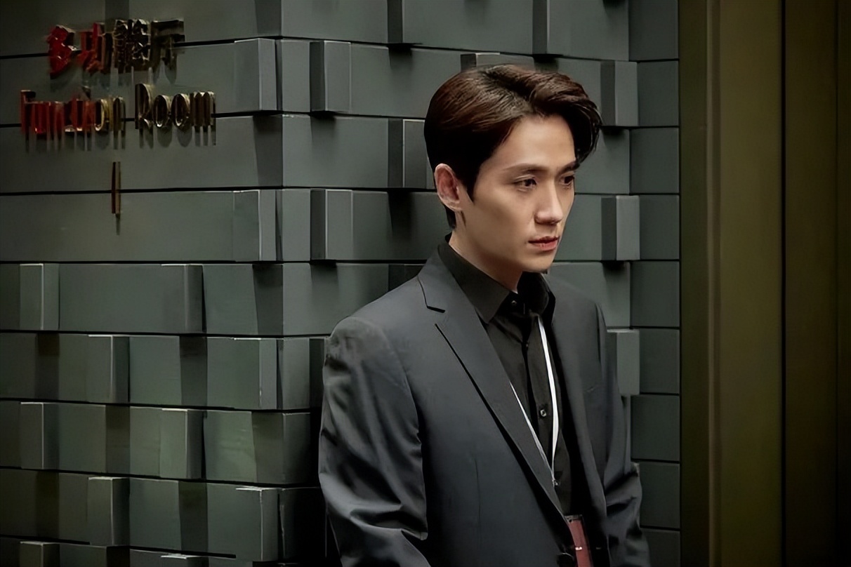 _金城武曝发福近照_赵奕欢发福近照