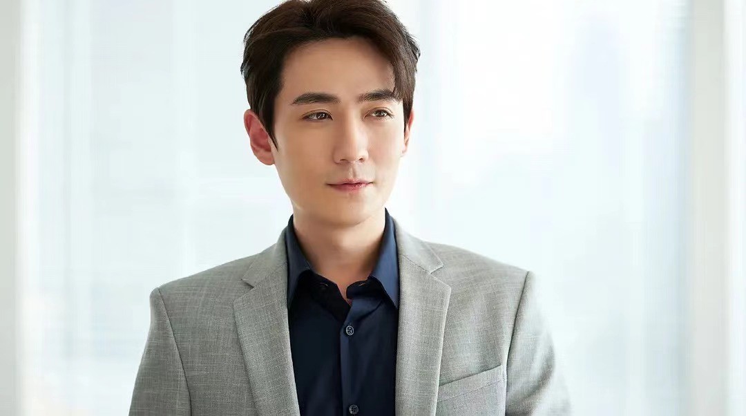 金城武曝发福近照__赵奕欢发福近照