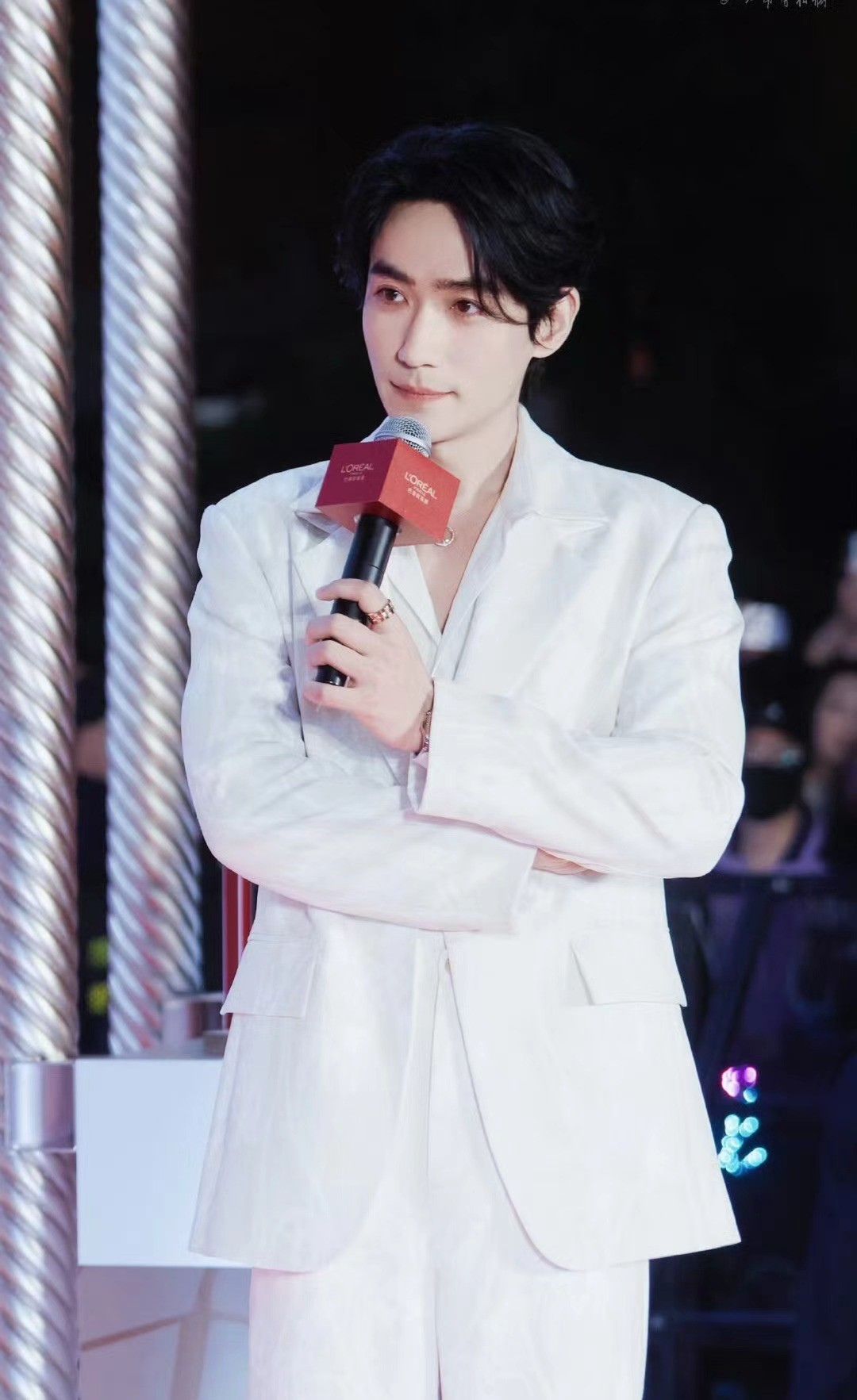 赵奕欢发福近照__金城武曝发福近照