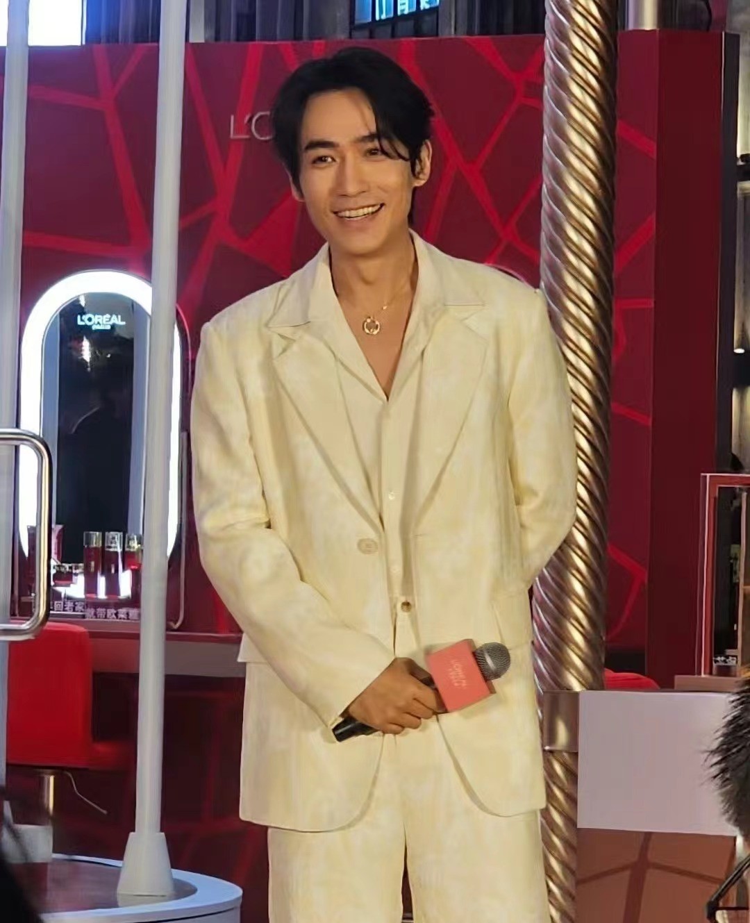 金城武曝发福近照_赵奕欢发福近照_