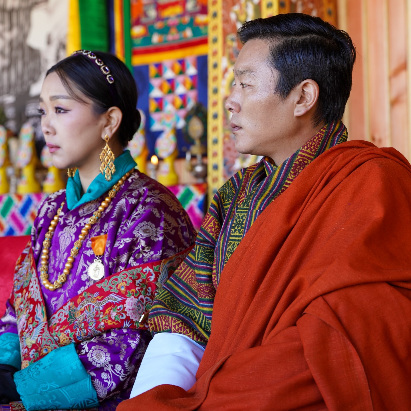 不丹国庆节！佩玛王后和4位王母盛装出席好美，2岁小公主萌翻全场__不丹国庆节！佩玛王后和4位王母盛装出席好美，2岁小公主萌翻全场