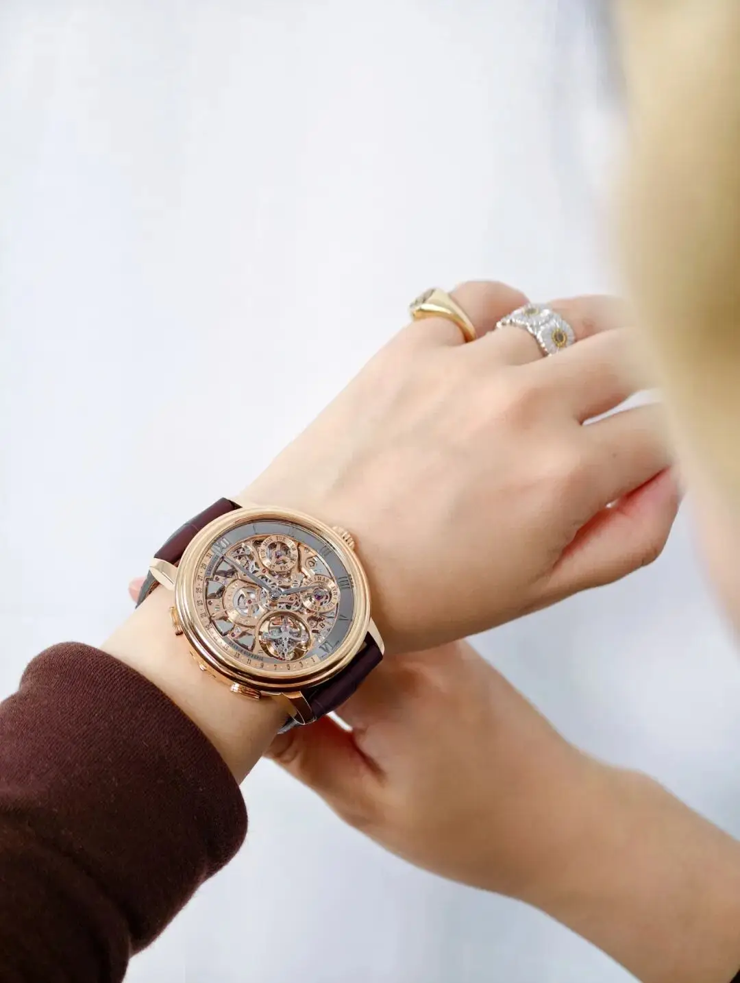 _大佬带带我表情包gif_大佬戴的手表