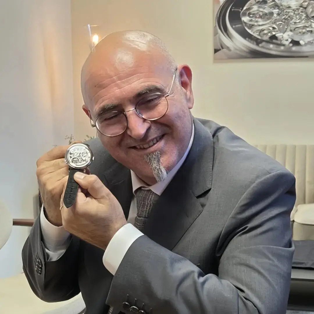 大佬戴的手表_大佬带带我表情包gif_