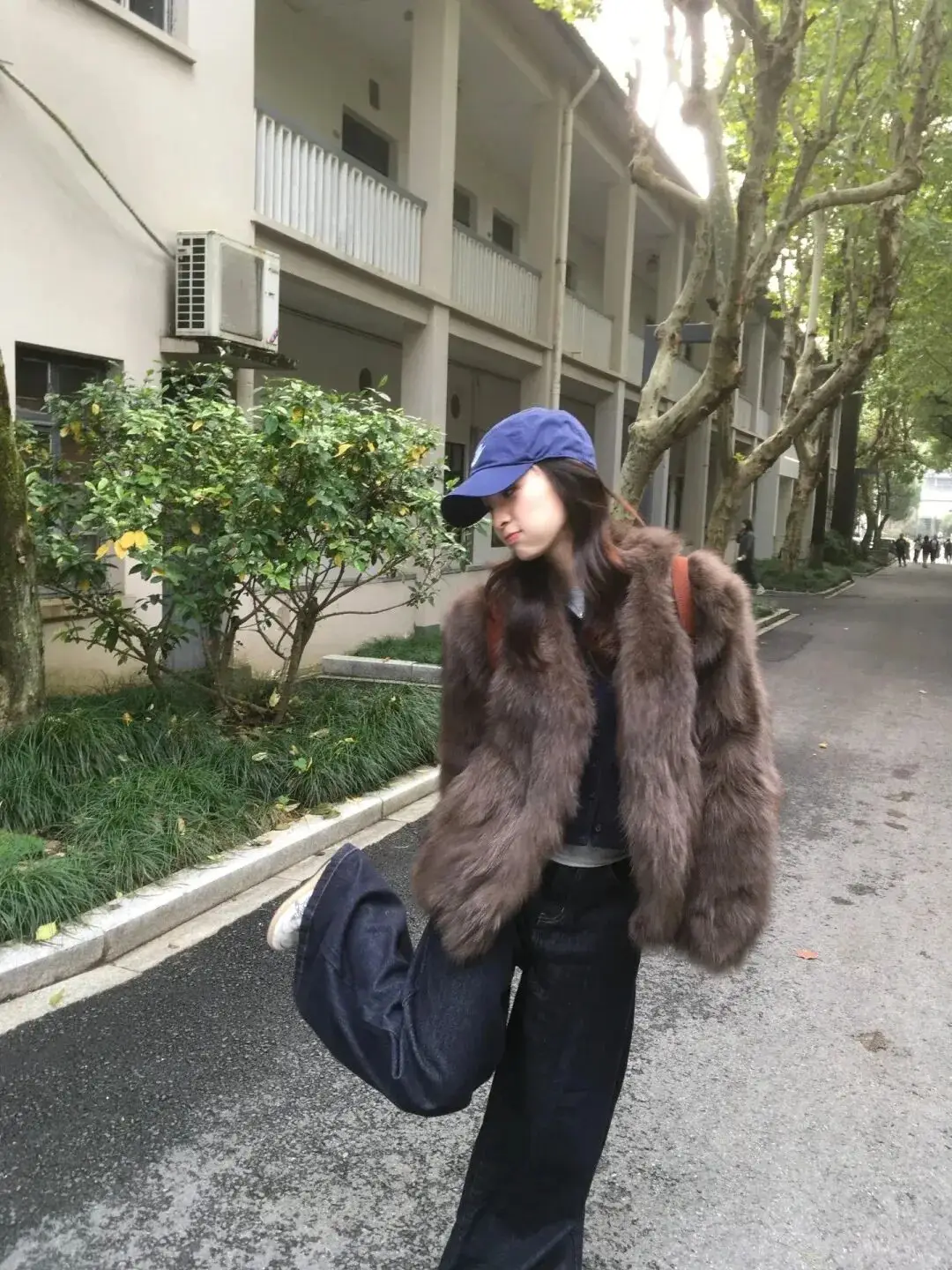 _穿皮草搭配什么衣服_穿皮草冷不冷