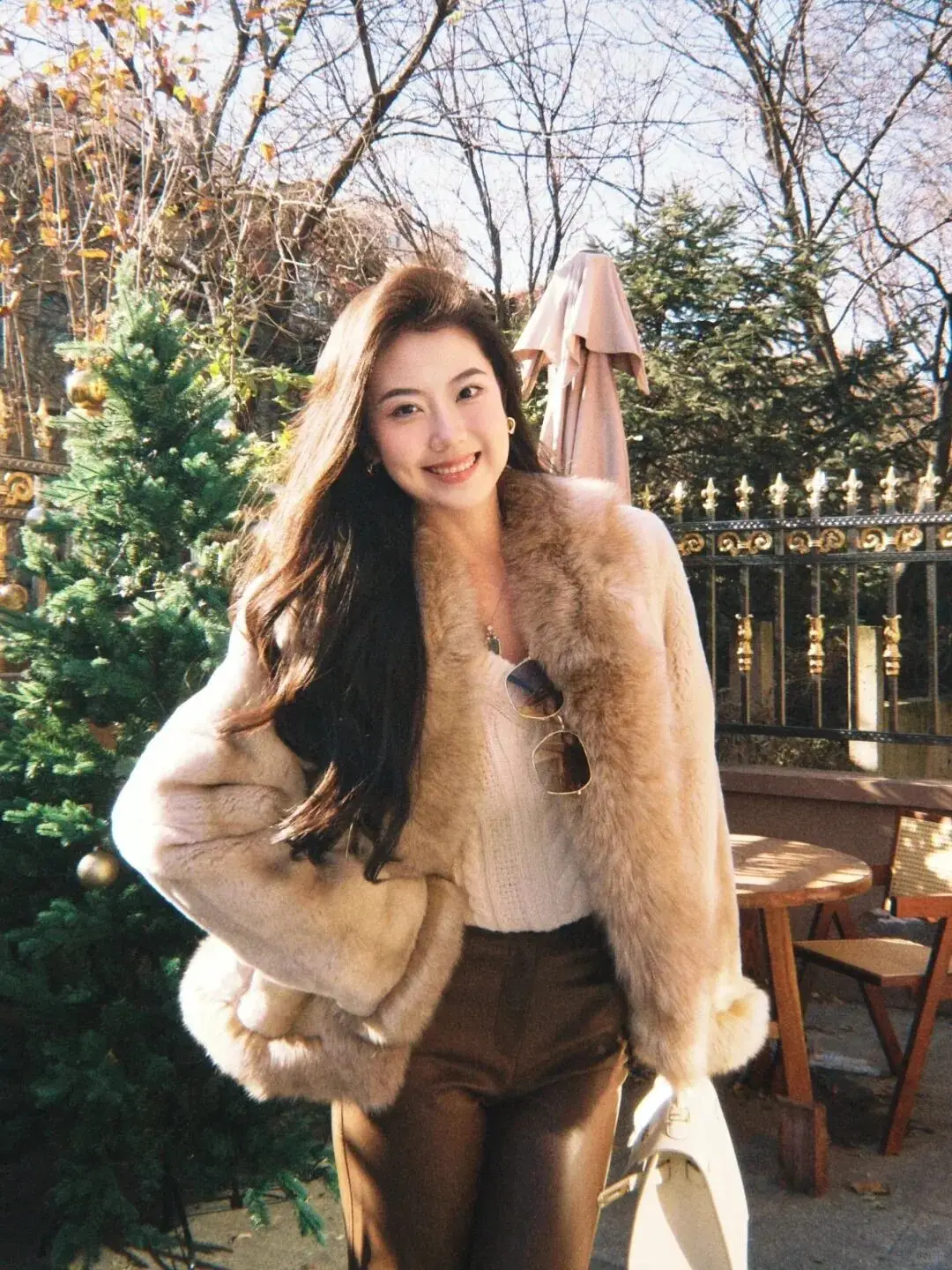 穿皮草搭配什么衣服__穿皮草冷不冷