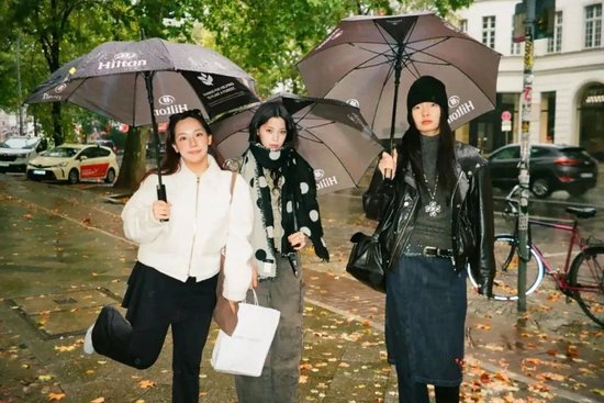 深入欧阳娜娜__欧阳娜娜艺术感随拍