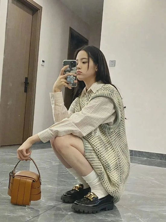 欧阳娜娜艺术感随拍__深入欧阳娜娜