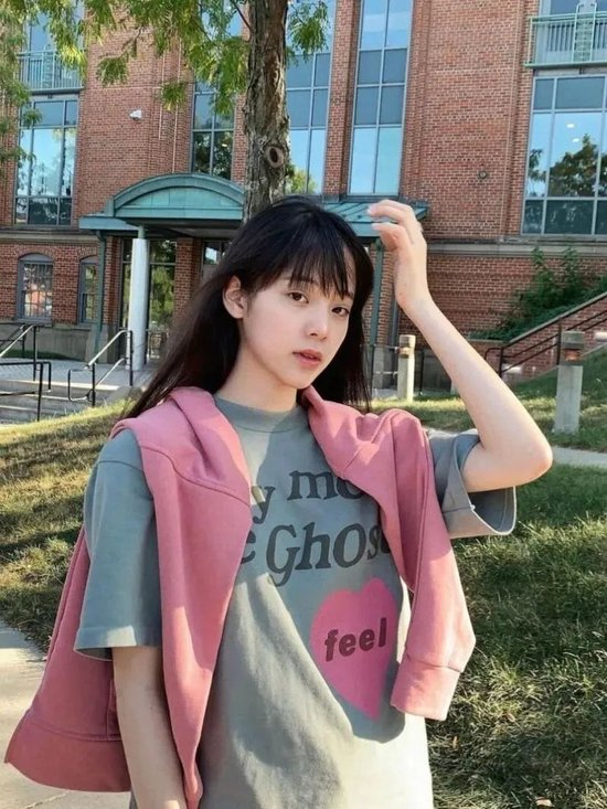 欧阳娜娜艺术感随拍__深入欧阳娜娜