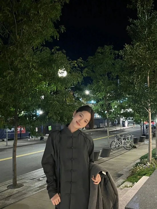 _深入欧阳娜娜_欧阳娜娜艺术感随拍