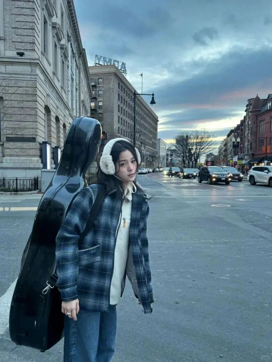 深入欧阳娜娜_欧阳娜娜艺术感随拍_