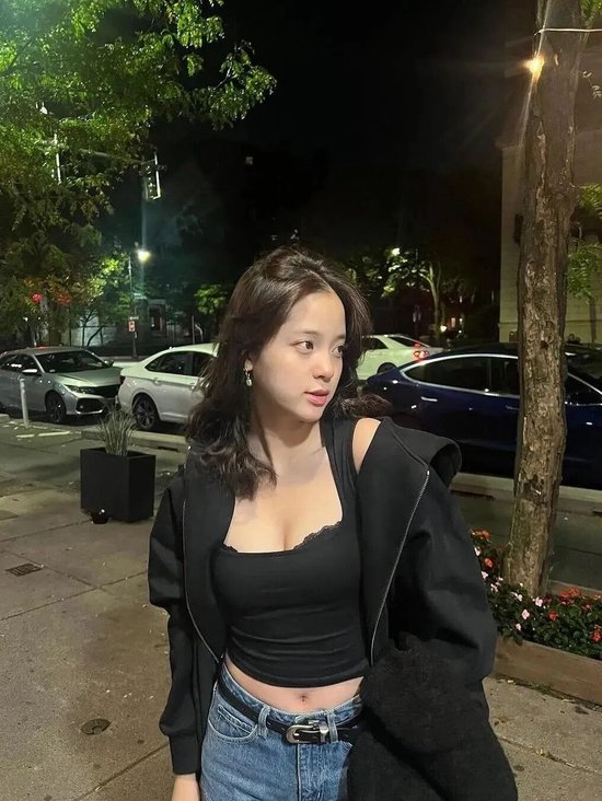 _深入欧阳娜娜_欧阳娜娜艺术感随拍