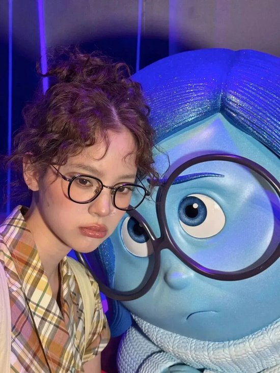 深入欧阳娜娜_欧阳娜娜艺术感随拍_