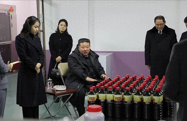 _宋佳携女儿亮相_袁成杰大婚女儿首亮相