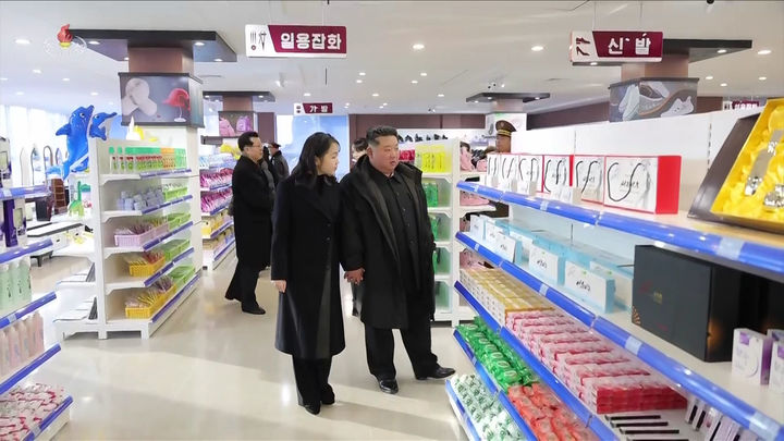 _袁成杰大婚女儿首亮相_宋佳携女儿亮相