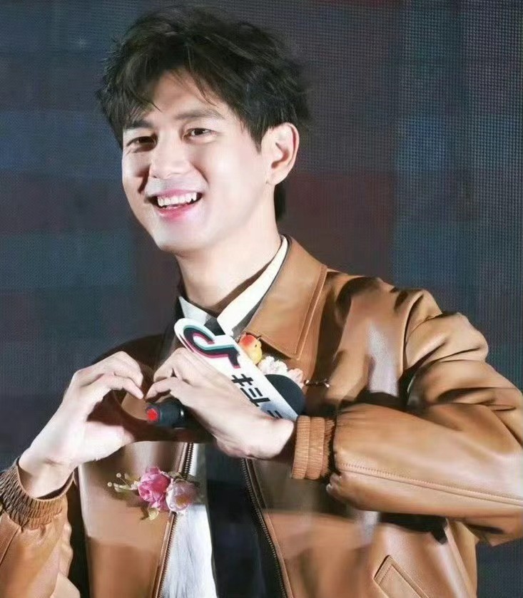 _水嫩倍现臻美套装_嫩帅直播杨紫芳华拉满是哪一期