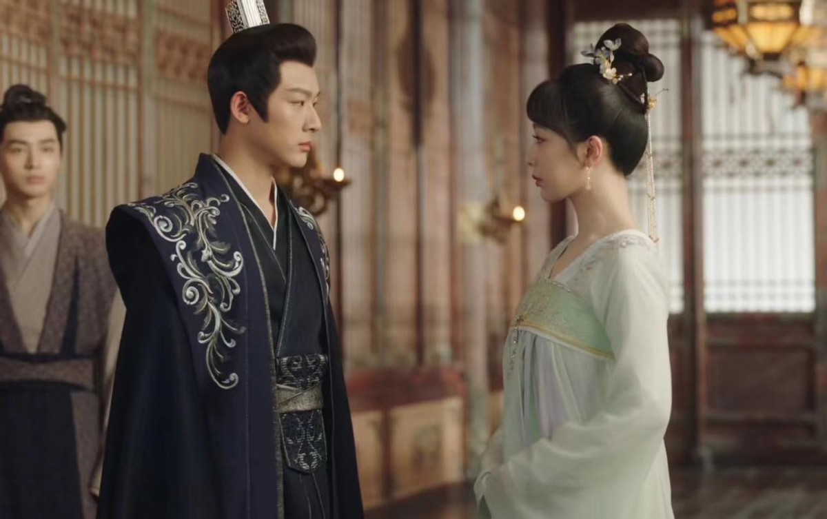 嫩帅直播杨紫芳华拉满是哪一期_水嫩倍现臻美套装_