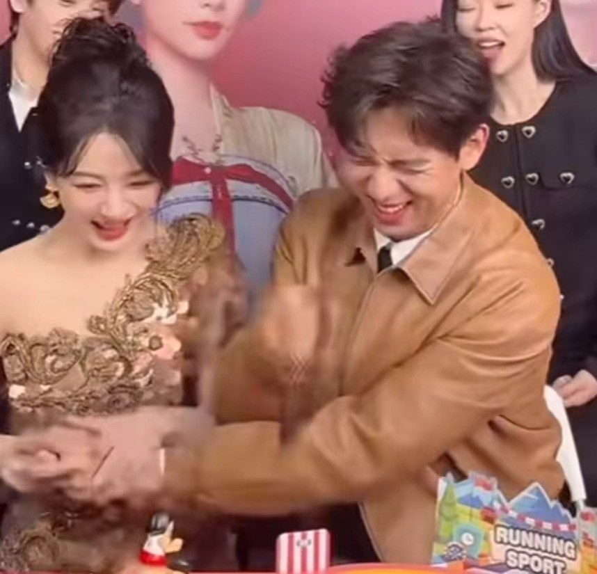 水嫩倍现臻美套装_嫩帅直播杨紫芳华拉满是哪一期_