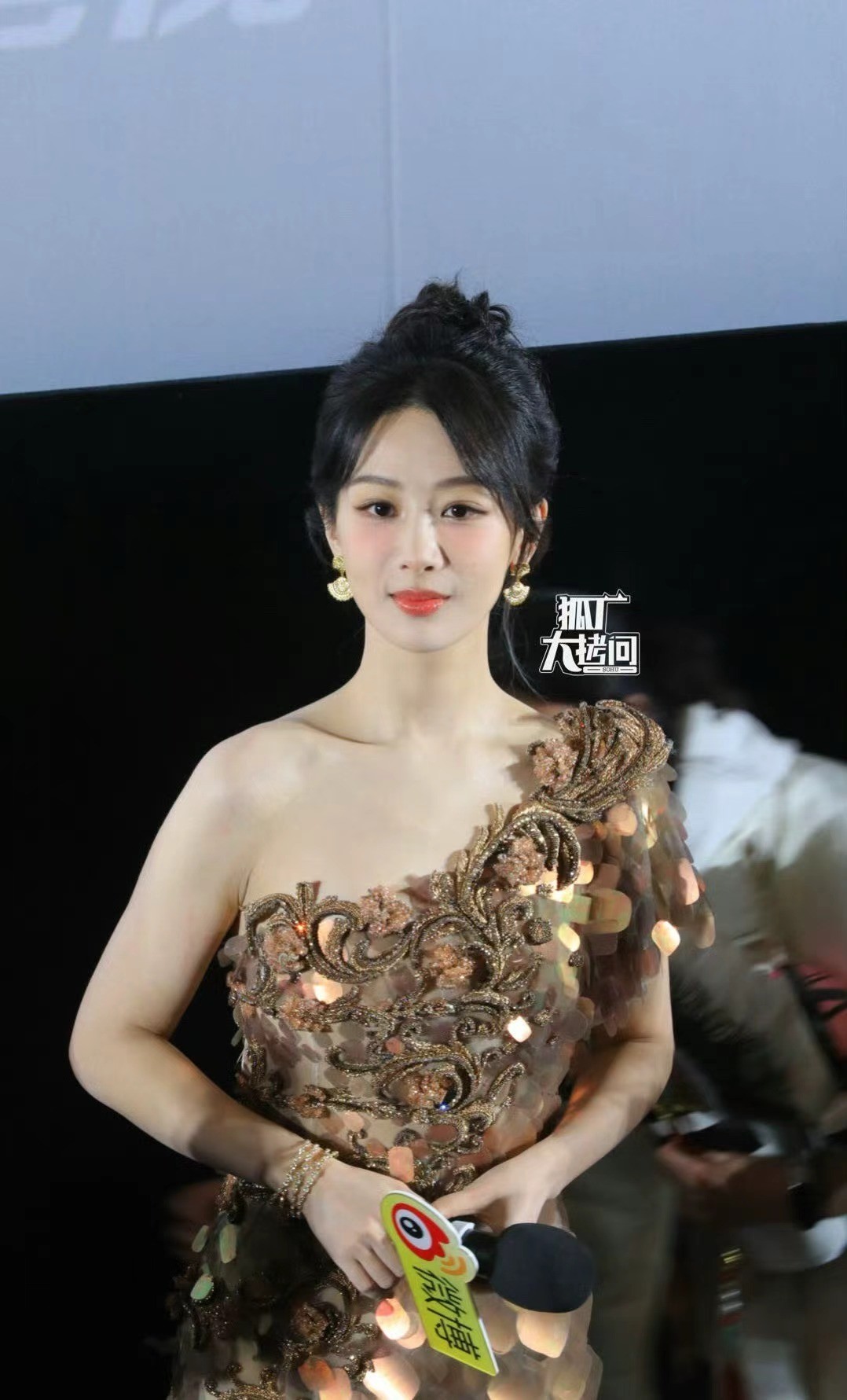 嫩帅直播杨紫芳华拉满是哪一期__水嫩倍现臻美套装