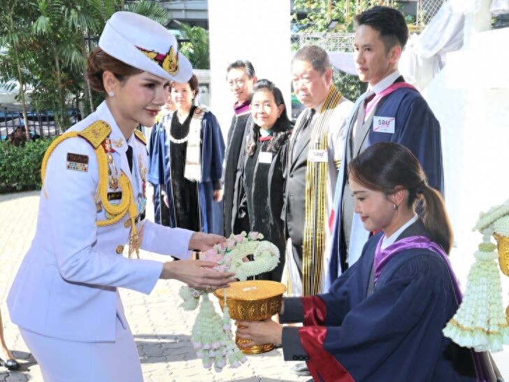 泰王小主巴帕颂公开营业！脸变化很大变得好精致，身材气质超在线