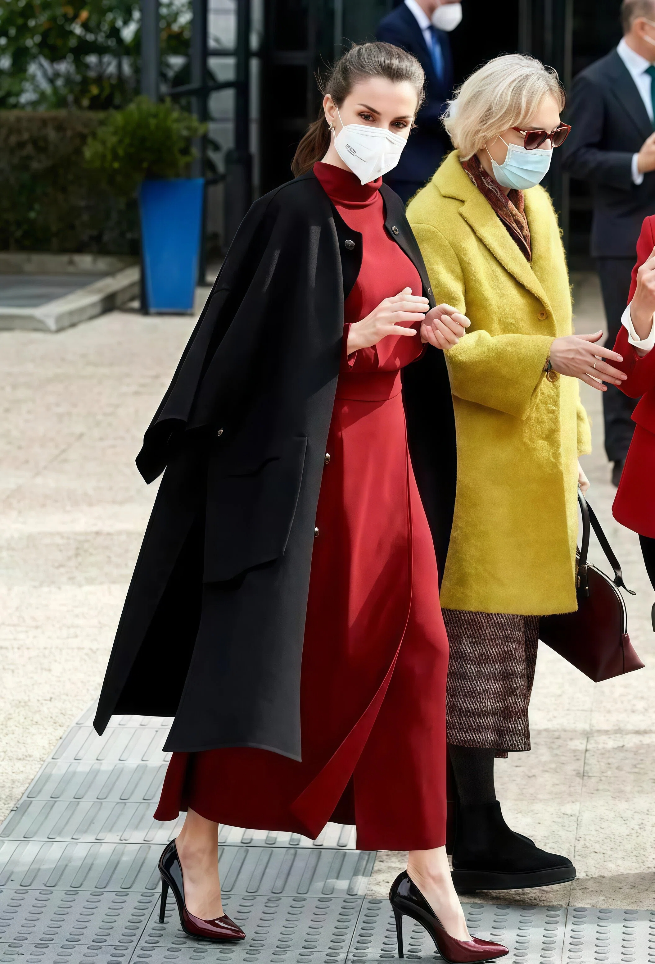 _西班牙王后连衣裙_西班牙裤子