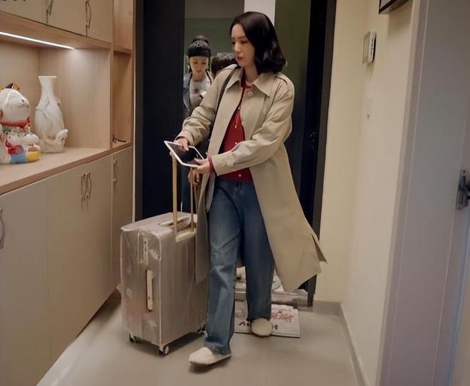 _央视真的还是假的_播放央视主持是假的