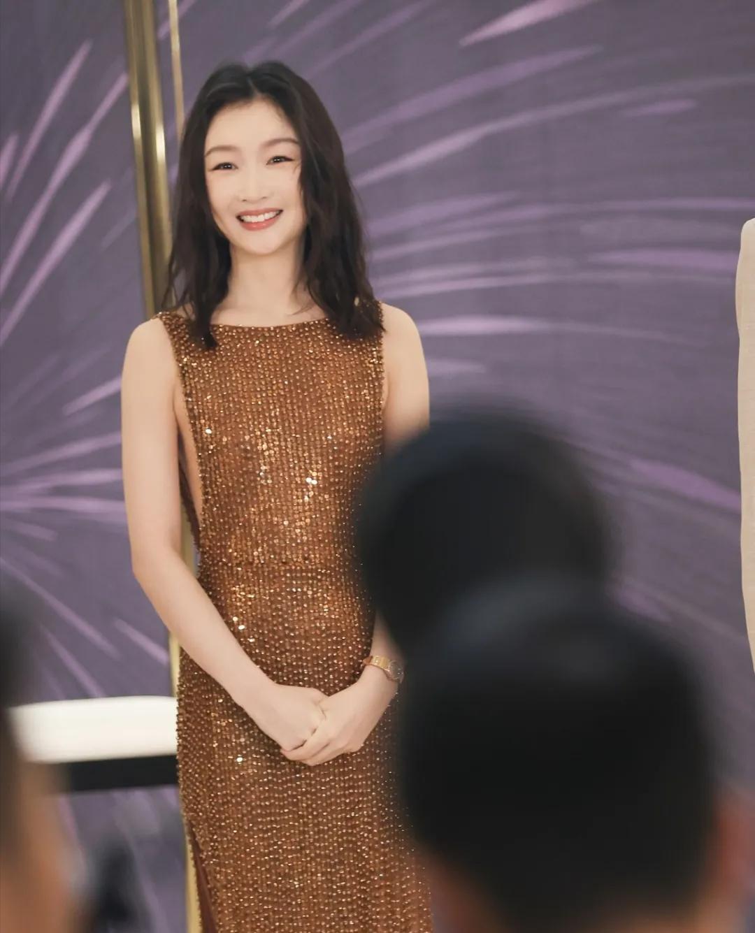 周冬雨裙装__周冬雨的裙子