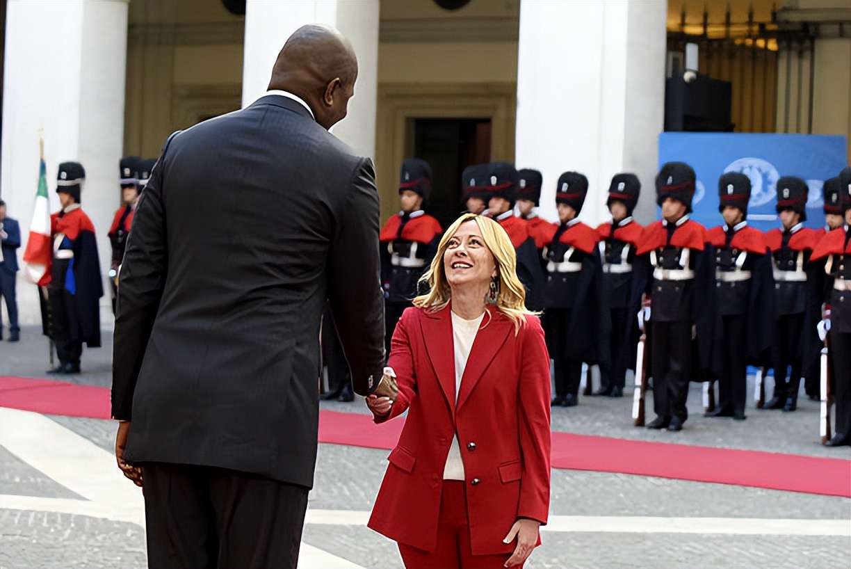 意大利总统年龄_意大利总统的妻子_