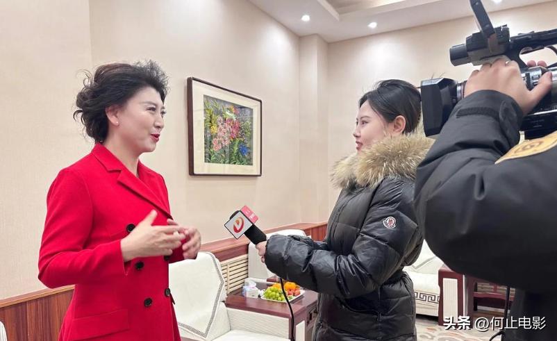 闫钶真名_闫韡老婆_