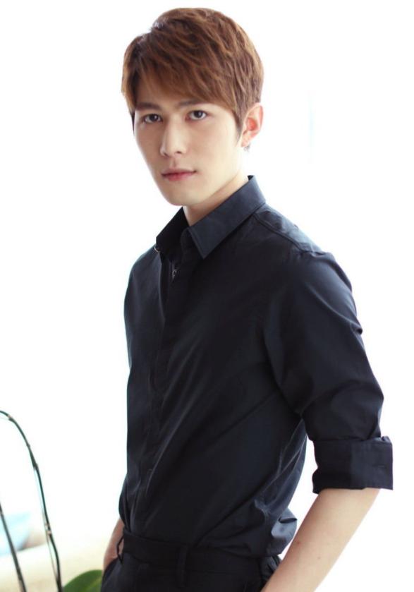 演员陈学冬:11部作品被下架,两年4次手术,今35岁生活无法自理__演员陈学冬:11部作品被下架,两年4次手术,今35岁生活无法自理