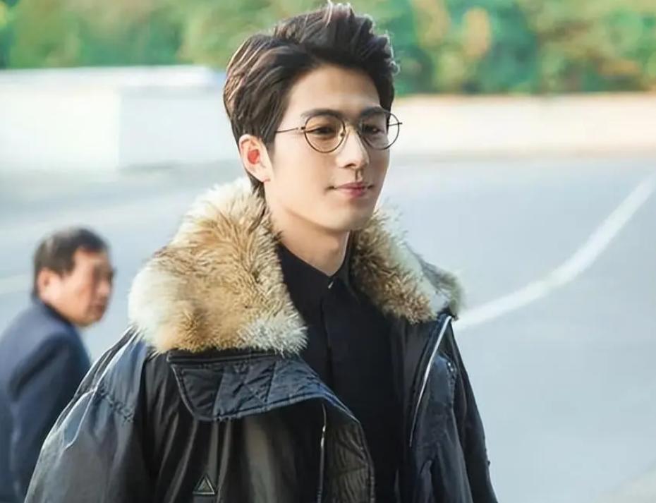 演员陈学冬:11部作品被下架,两年4次手术,今35岁生活无法自理_演员陈学冬:11部作品被下架,两年4次手术,今35岁生活无法自理_