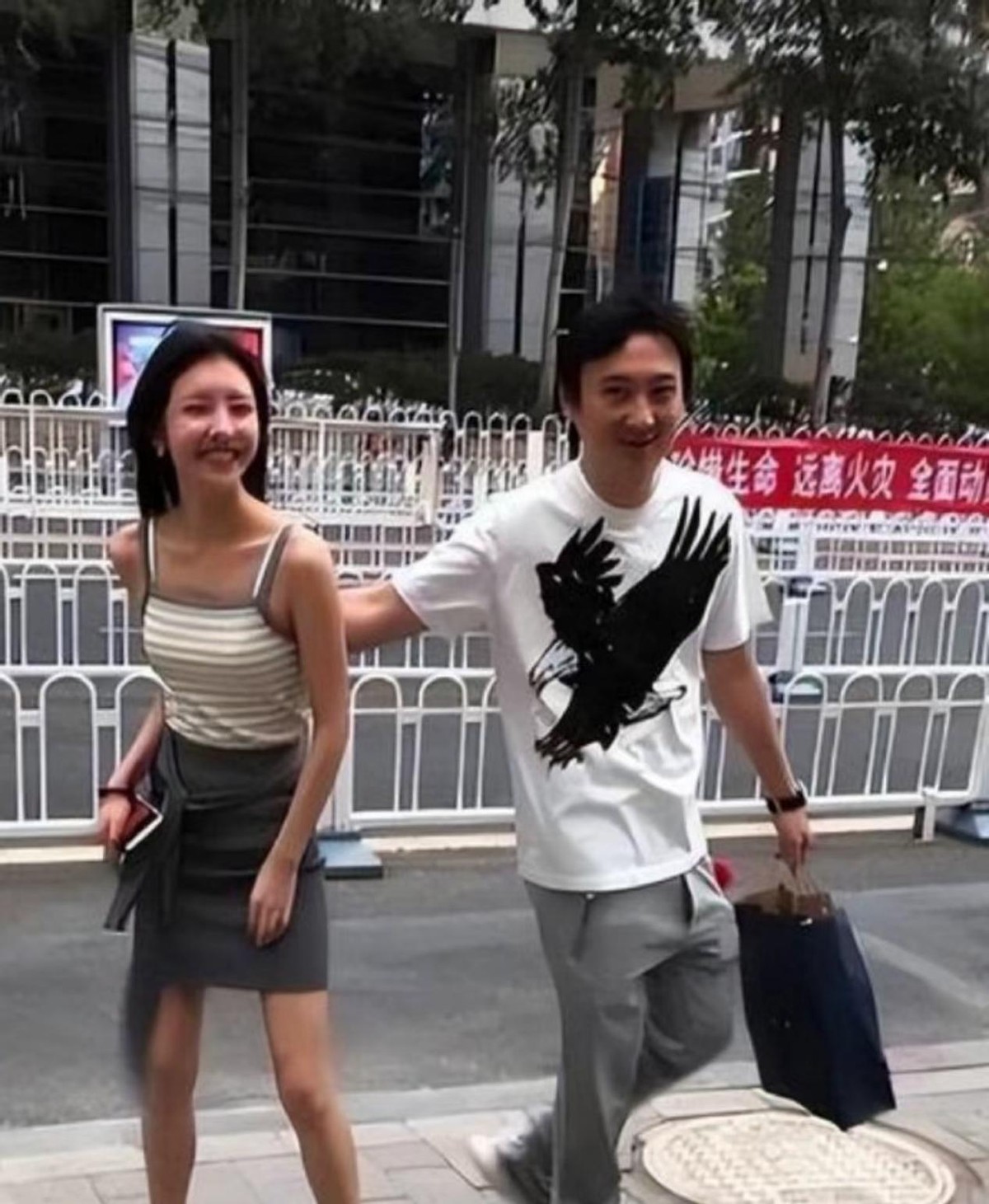 为什么跟别人说话会脸红_乌鲁木齐盐湖石膏板厂家_