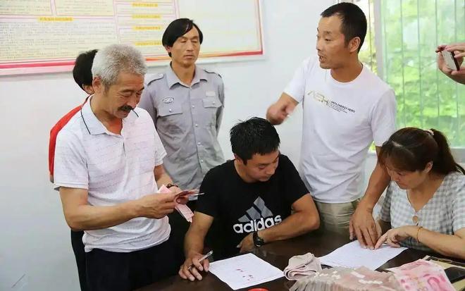 村书记国家开工资吗__村书记公资