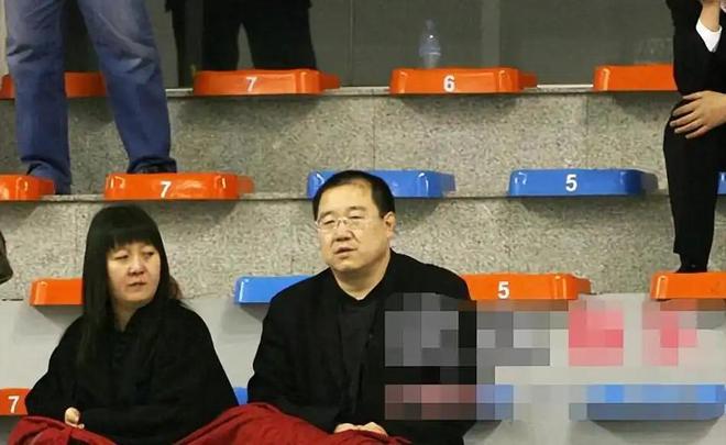 谌容离世才一年，再看嫁给英达28年的梁欢，还真应了冯小刚那番话_谌容离世才一年，再看嫁给英达28年的梁欢，还真应了冯小刚那番话_