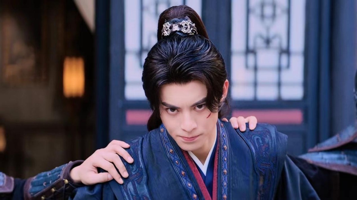 cf人物怎样摇头晃脑的_摇头晃奶什么意思_