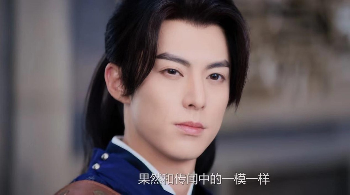 摇头晃奶什么意思_cf人物怎样摇头晃脑的_