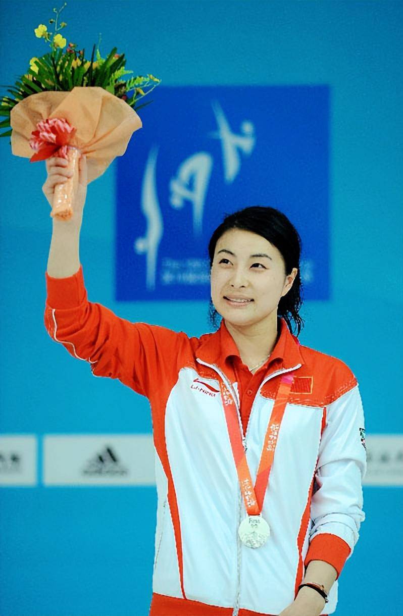 _娶妻旺三代！44岁郭晶晶再次官宣喜讯，让霍震霆和香港豪门沉默了_娶妻旺三代！44岁郭晶晶再次官宣喜讯，让霍震霆和香港豪门沉默了