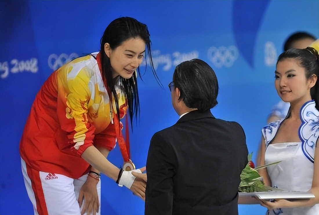 娶妻旺三代！44岁郭晶晶再次官宣喜讯，让霍震霆和香港豪门沉默了_娶妻旺三代！44岁郭晶晶再次官宣喜讯，让霍震霆和香港豪门沉默了_