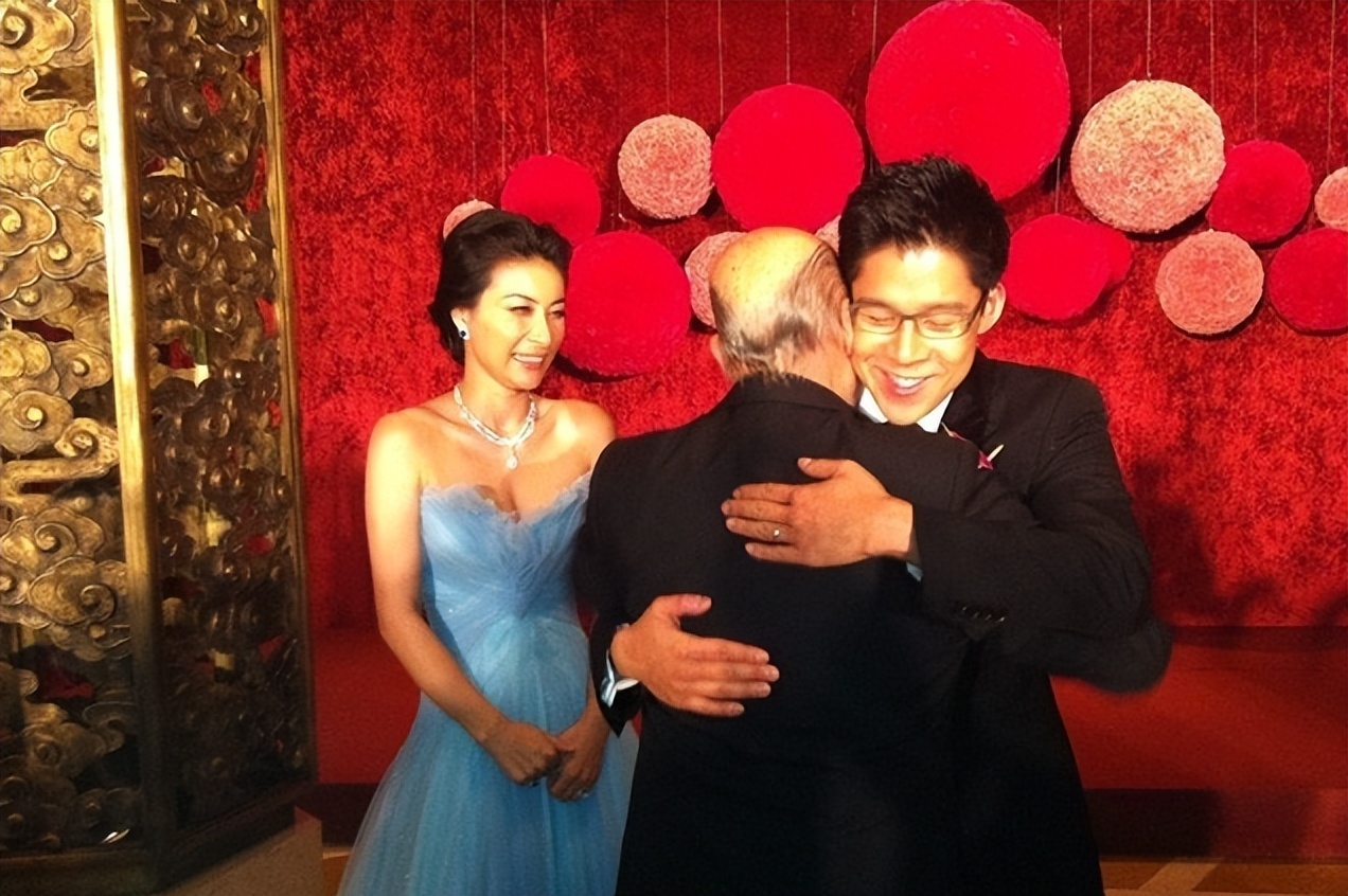 娶妻旺三代！44岁郭晶晶再次官宣喜讯，让霍震霆和香港豪门沉默了__娶妻旺三代！44岁郭晶晶再次官宣喜讯，让霍震霆和香港豪门沉默了