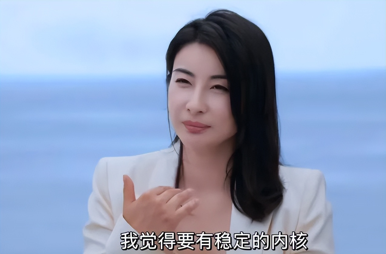 _娶妻旺三代！44岁郭晶晶再次官宣喜讯，让霍震霆和香港豪门沉默了_娶妻旺三代！44岁郭晶晶再次官宣喜讯，让霍震霆和香港豪门沉默了