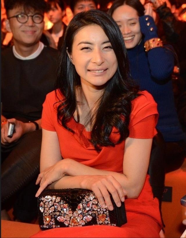 娶妻旺三代！44岁郭晶晶再次官宣喜讯，让霍震霆和香港豪门沉默了__娶妻旺三代！44岁郭晶晶再次官宣喜讯，让霍震霆和香港豪门沉默了