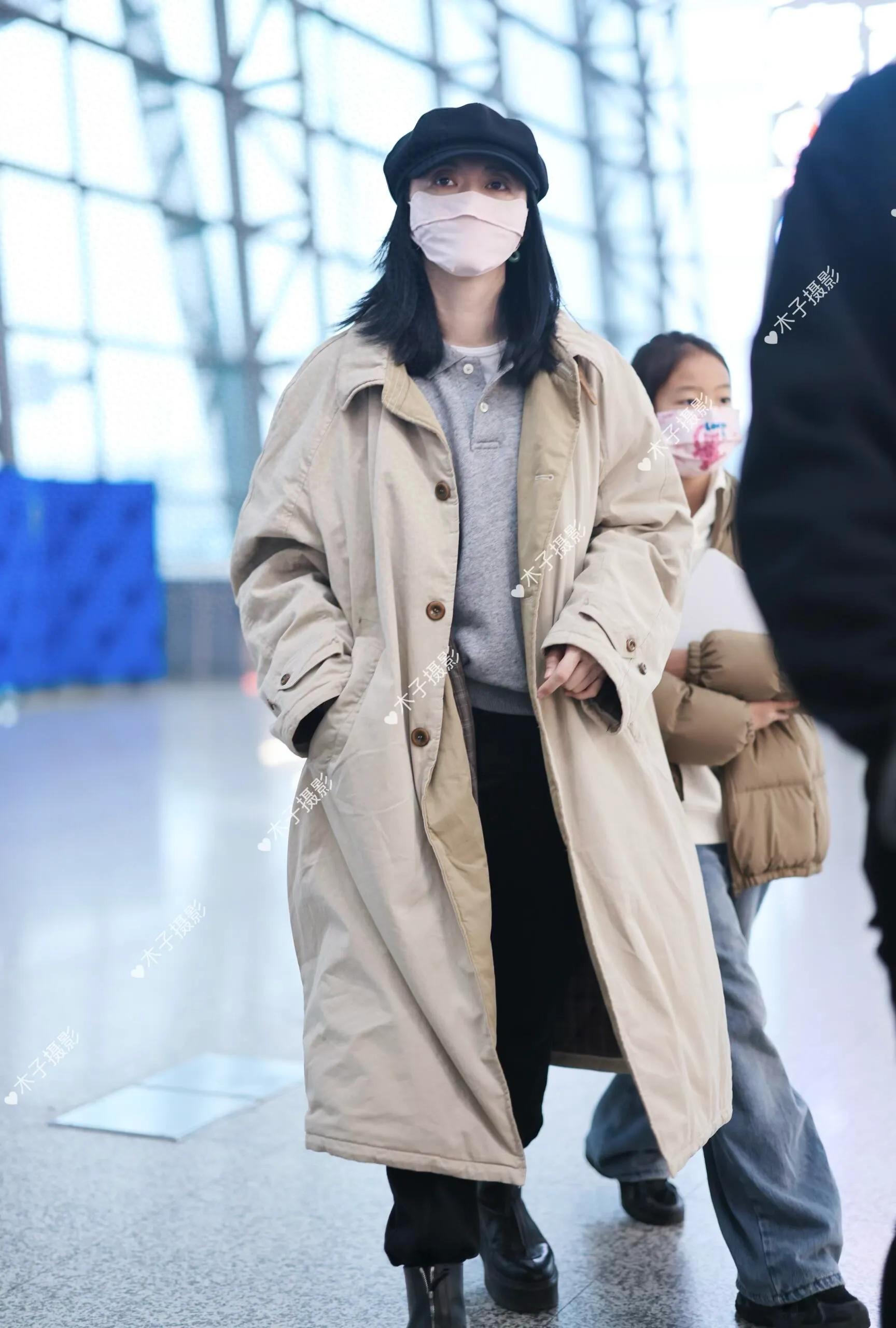 姚晨和女儿出行，9岁茉莉身高超过妈妈肩膀，外形清秀眉眼像爸爸