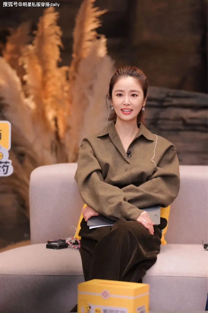 林心如染发_林心如黑色礼服_