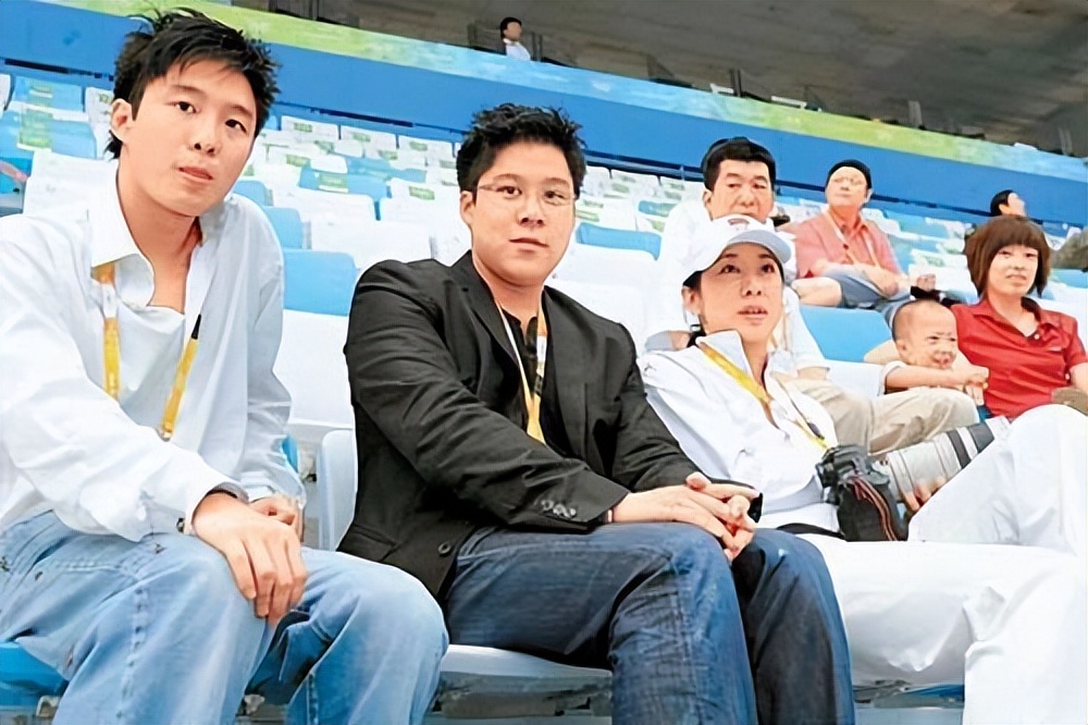 _郭晶晶的聘礼_郭晶晶婚礼主桌