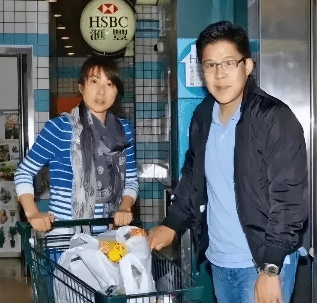 _郭晶晶的聘礼_郭晶晶婚礼主桌