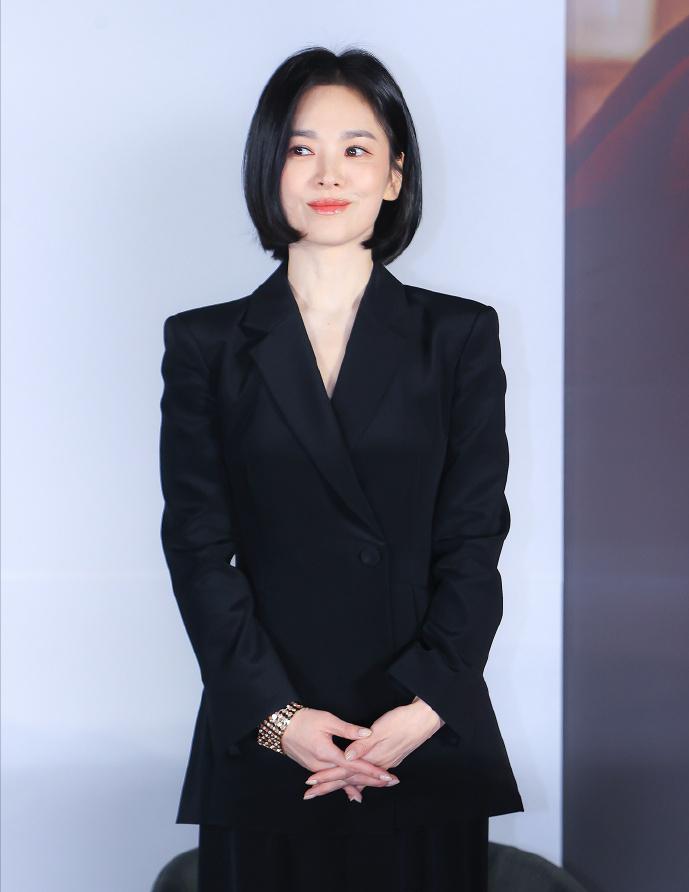 宋慧乔父母的近照__感叹好看是谁唱的