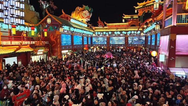 _接待游客8.4万人次!青岛山海间不夜城主题街区焕新启幕_接待游客8.4万人次!青岛山海间不夜城主题街区焕新启幕