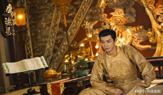 _唐诡3：苏无名鬼市找线索太香艳，割耳线索锁定客栈女老板！_唐诡3：苏无名鬼市找线索太香艳，割耳线索锁定客栈女老板！